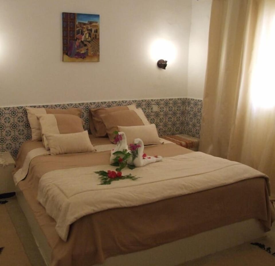 Hypo-allergenic bedding available, pillowtop beds, WiFi (free)
