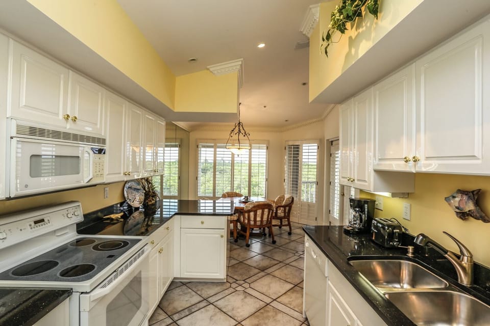 Condo (3 Bedrooms) | Property amenity