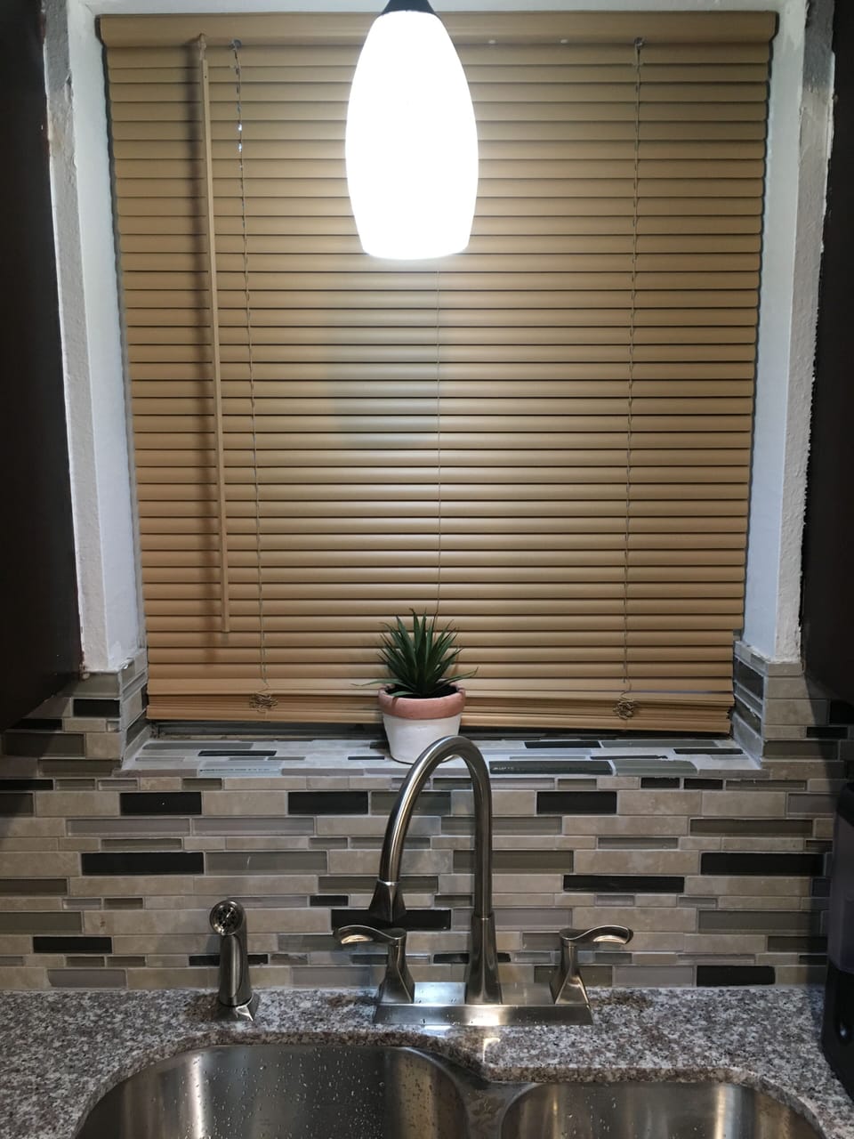 Kitchen sink area