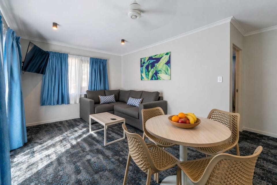1 Bedroom with Kitchenette | Living area | 42-inch Smart TV with digital channels