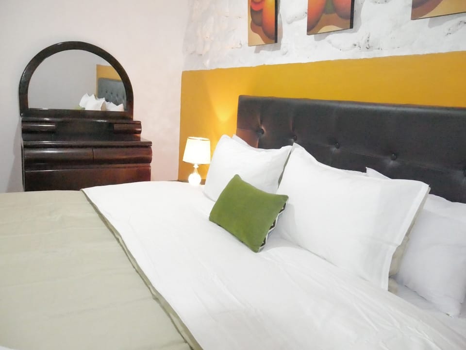Standard Apartment, 1 King Bed | Room amenity