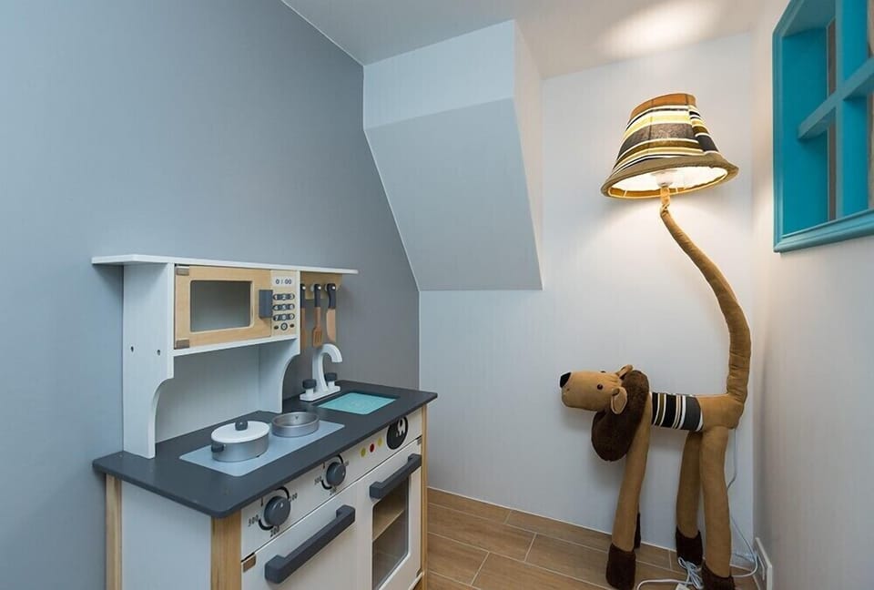 Signature Quadruple Room | Individually furnished, blackout drapes, free WiFi, bed sheets