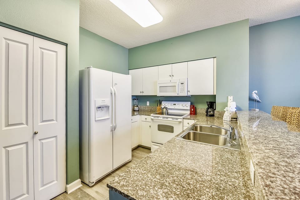 Full Size Kitchen