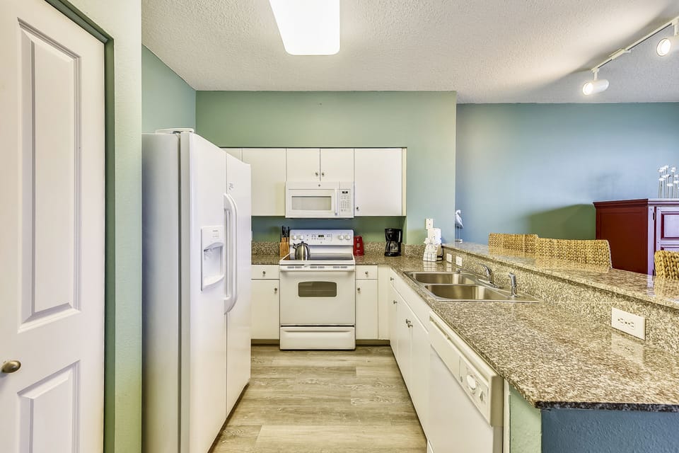 Full Size Kitchen