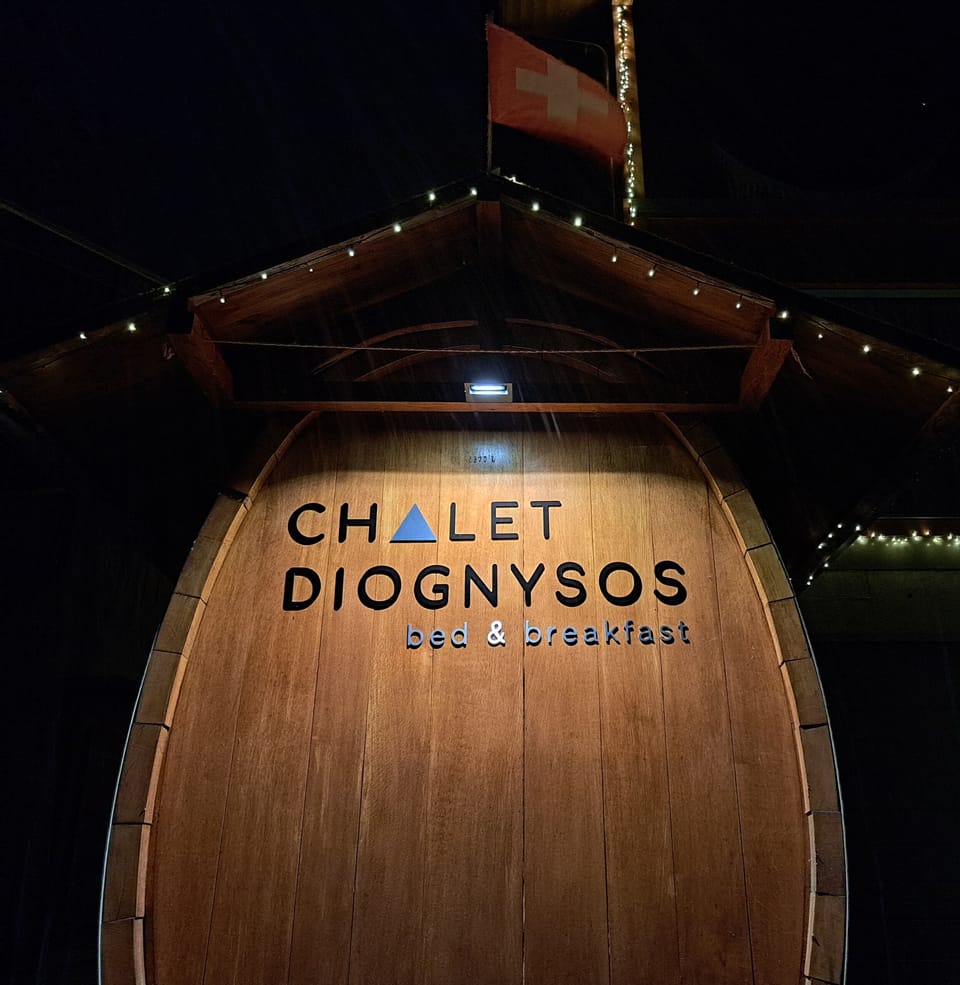 Signature Cabin | Premium bedding, individually decorated, individually furnished