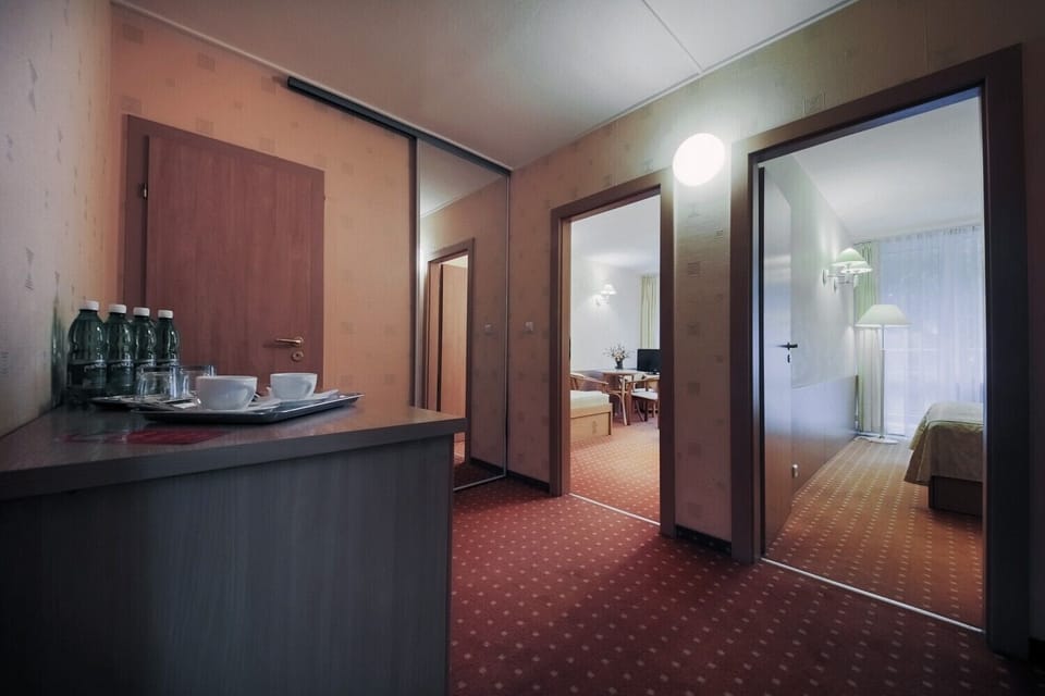 Studio | Living area | Flat-screen TV