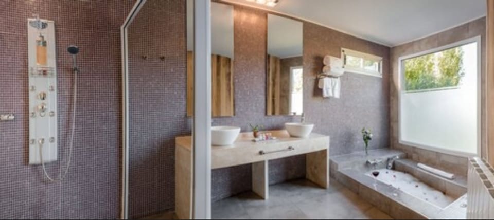 Suite (Cuvee) | Premium bedding, pillowtop beds, in-room safe, desk