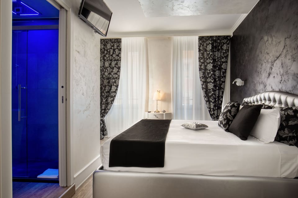 Deluxe Double Room (RIO) | Down comforters, minibar, in-room safe, desk