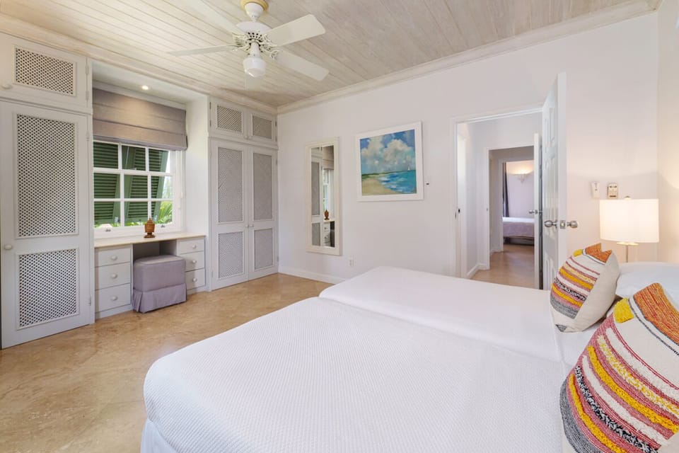 Beacon Hill 305-The Penthouse: Bedroom 3
