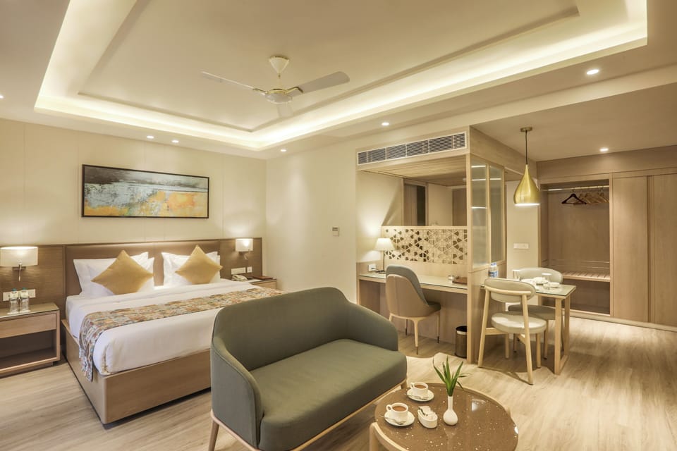 Luxury Studio Suite | Premium bedding, memory foam beds, minibar, in-room safe