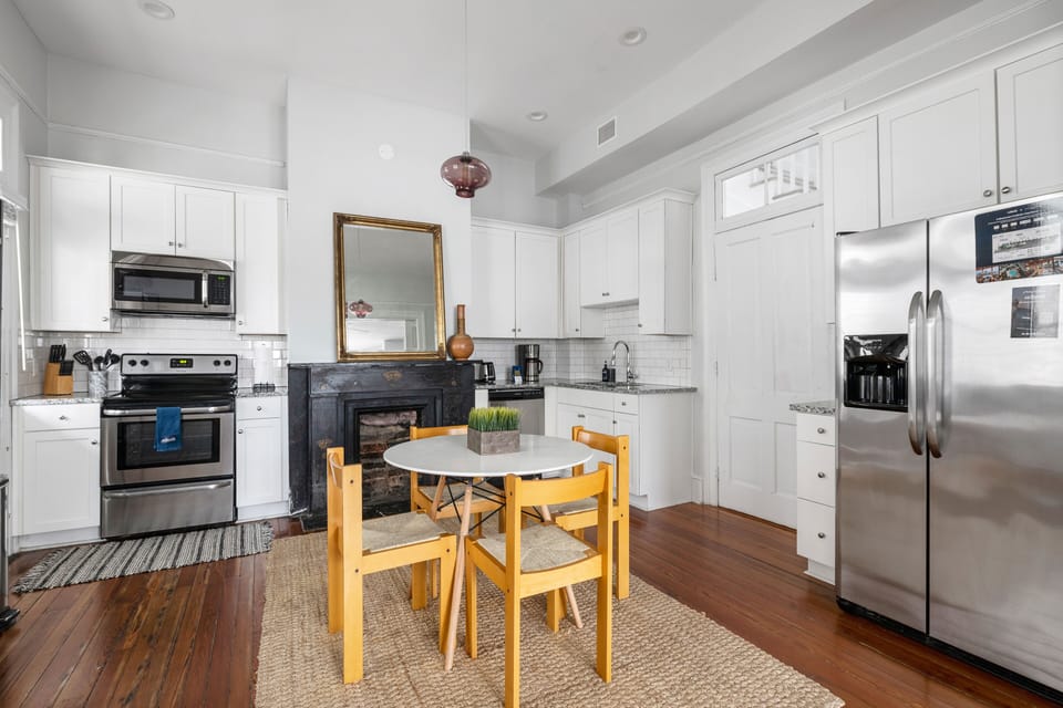 Sunflower Suite 2 Blocks to King!