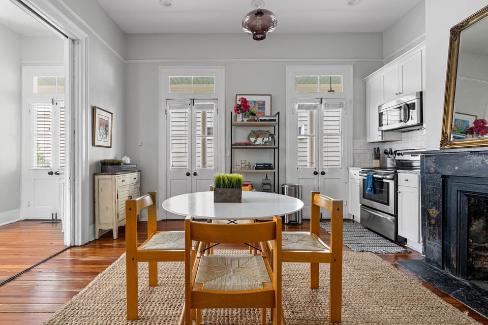 Sunflower Suite 2 Blocks to King!
