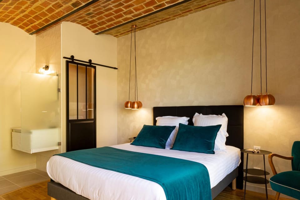 Premium bedding, blackout drapes, soundproofing, WiFi (free)