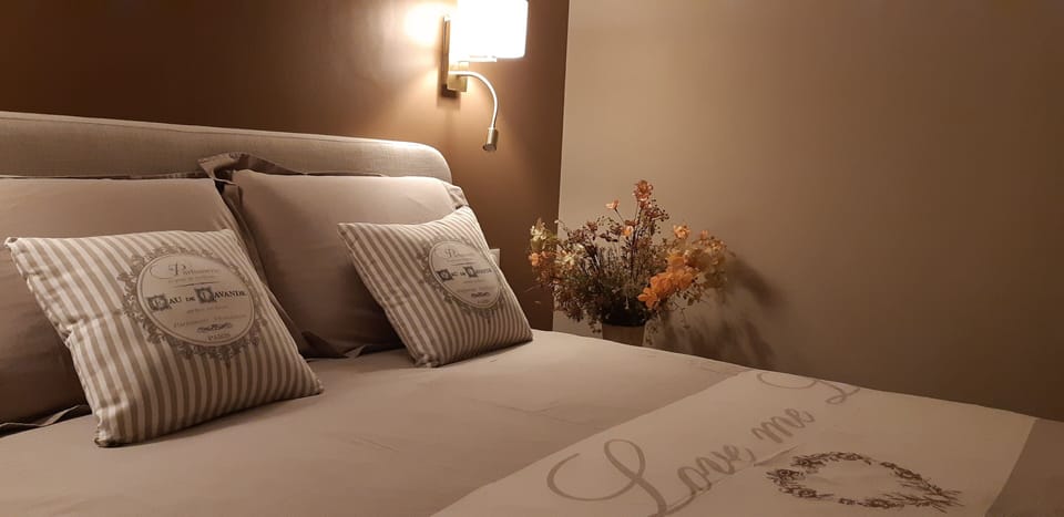 Studio Suite Tourterelle | Premium bedding, Tempur-Pedic beds, individually decorated