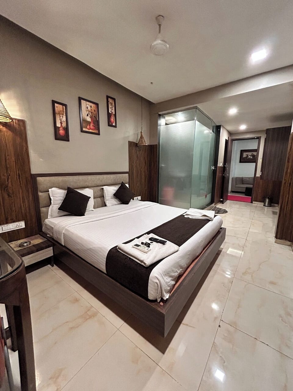 Deluxe Single Room, Ground Floor | Premium bedding, Select Comfort beds, desk, laptop workspace