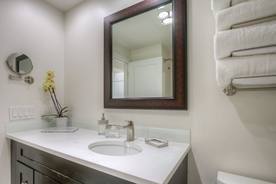 Upstairs Full Bath