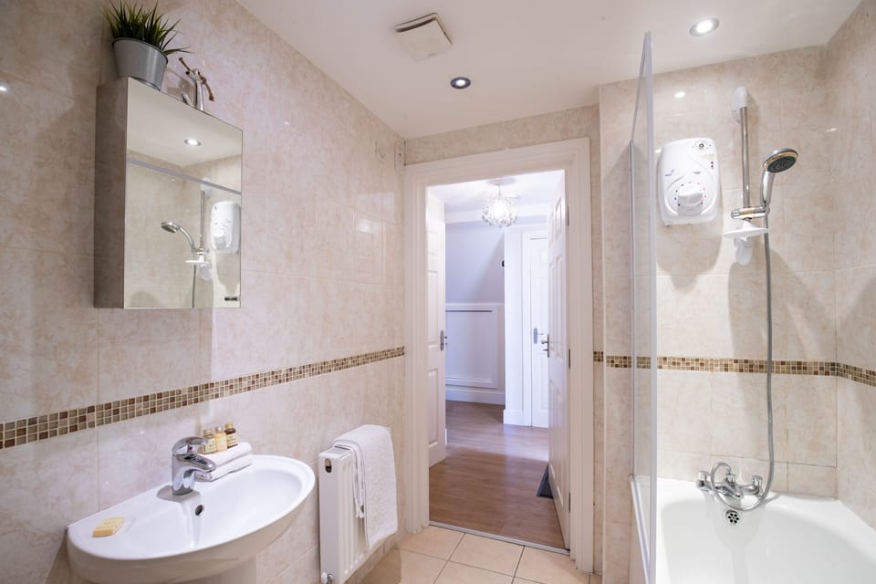 Velvet 2-bedroom Apartment Clock House - Hoddesdon Apartment in East Hertfordshire District