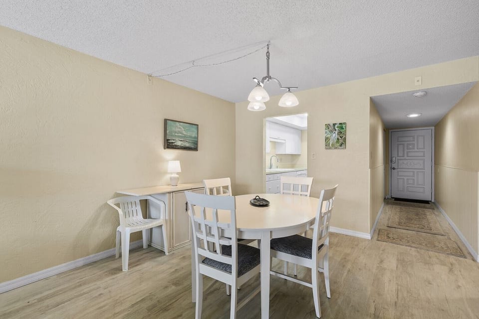 Entrance and Dining Area
