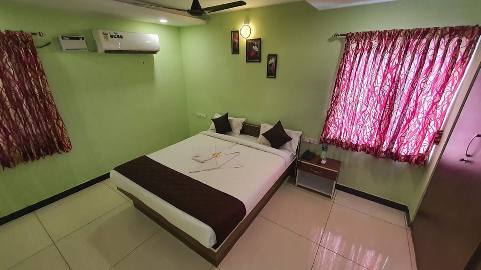 Deluxe Room | Free WiFi, bed sheets