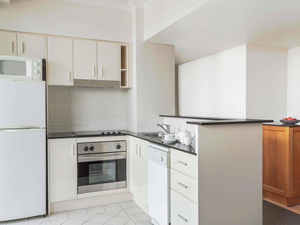 Apartment, 2 Bedrooms | In-room safe, individually furnished, desk, soundproofing