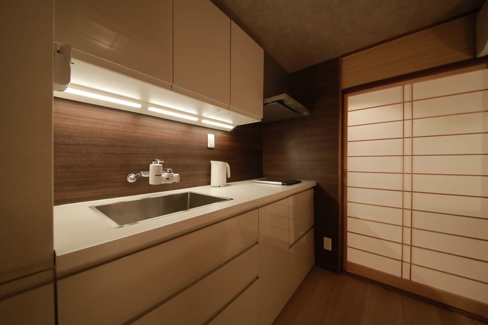 Ikko 10 | Private kitchenette | Full-size fridge, microwave, stovetop, electric kettle