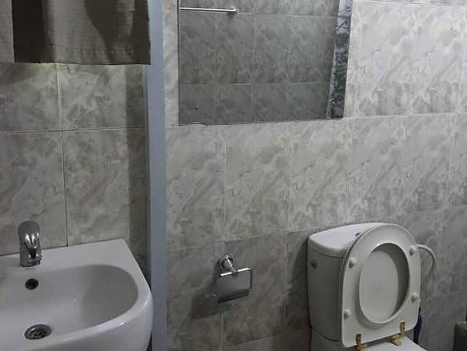 Classic Room | Bathroom | Shower, towels, soap, toilet paper