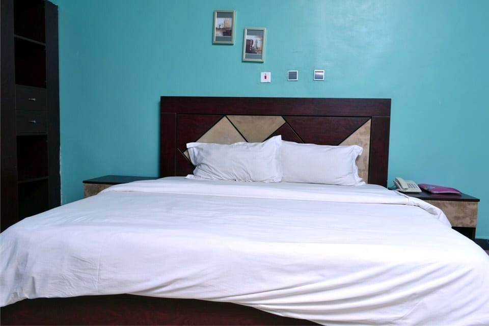 Classic Room | Desk, free WiFi, bed sheets