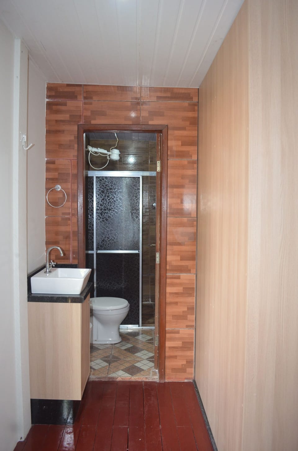 Family Room | Bathroom | Shower, towels, soap, toilet paper