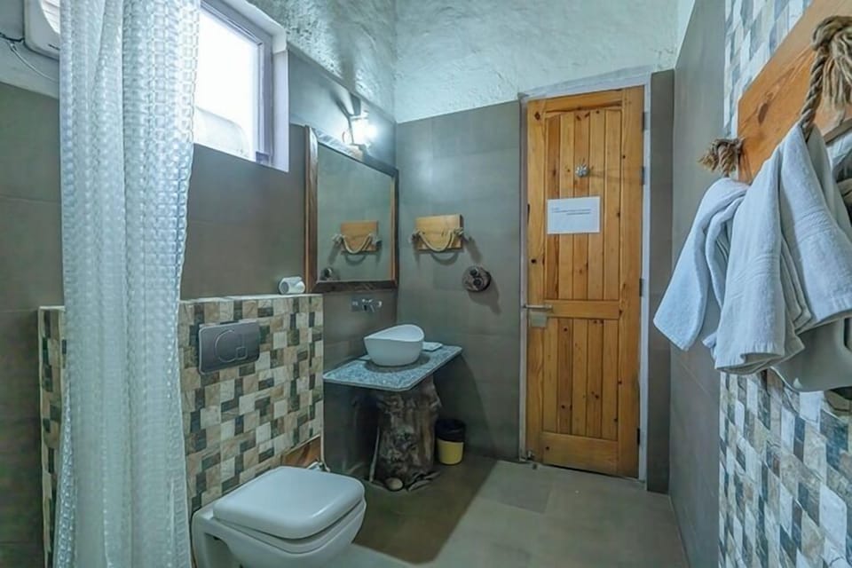 In-room safe, desk, free WiFi, bed sheets