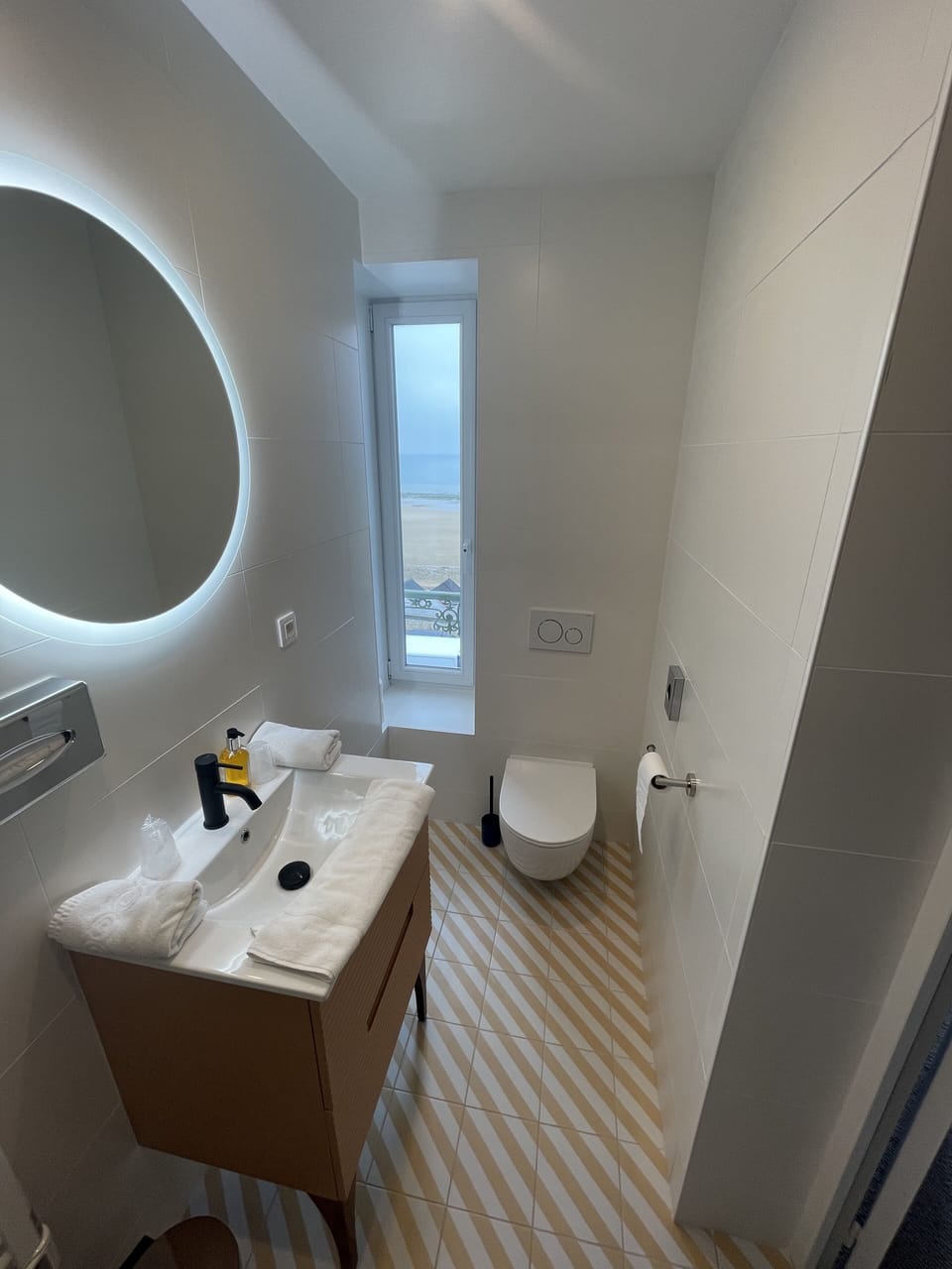 LES PLAGES - Free Wireless Internet + Free High-Speed Internet | Bathroom | Hair dryer, towels