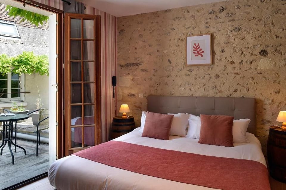 Comfort Double Room | Individually decorated, desk, free WiFi, bed sheets