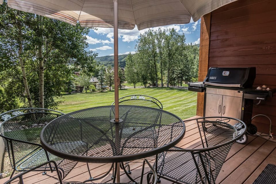 Enjoy dinner al fresco on the back deck