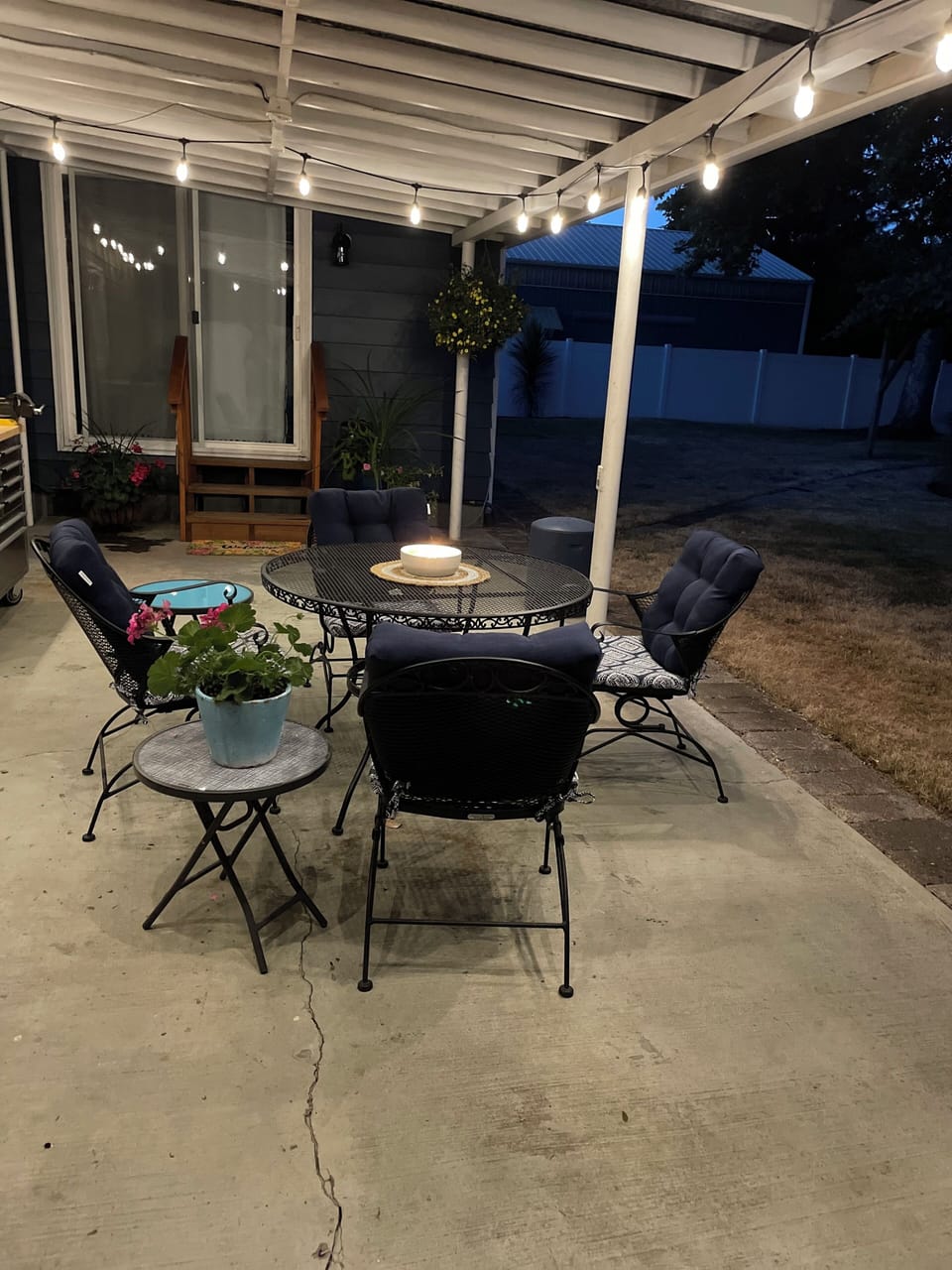 Outside seating all hours of the day.