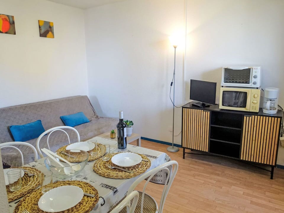Furniture, Interior Design, Flooring, Floor, Wood, Room, Lighting, Ceiling, Chair, Kitchen & Dining Room Table