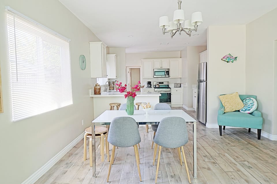 Enjoy the entire kitchen.