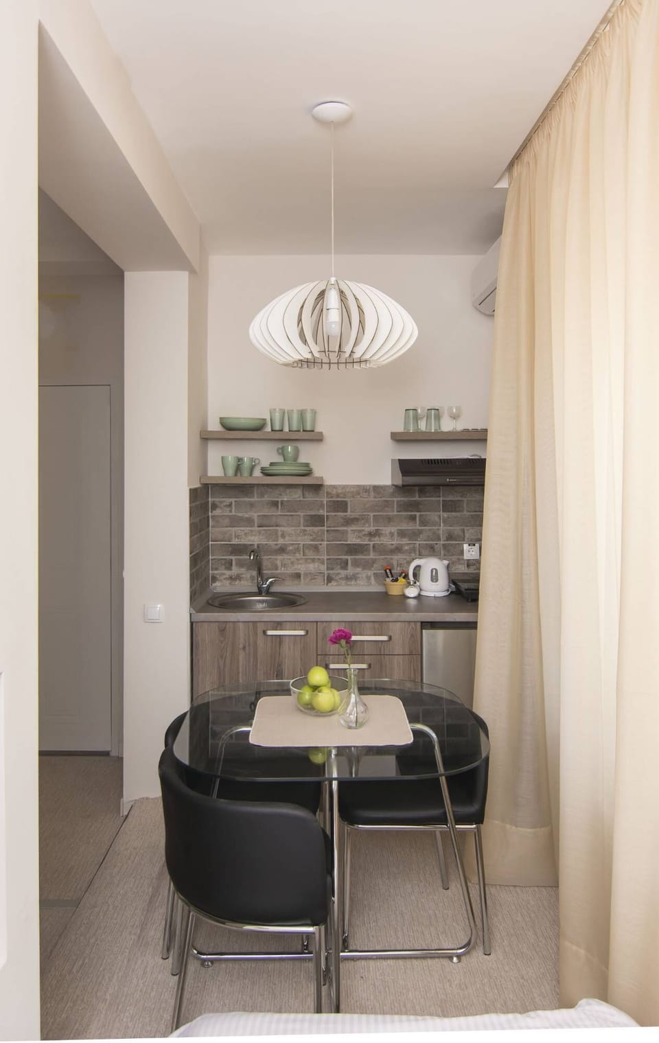 Comfort studio suite | In-room dining