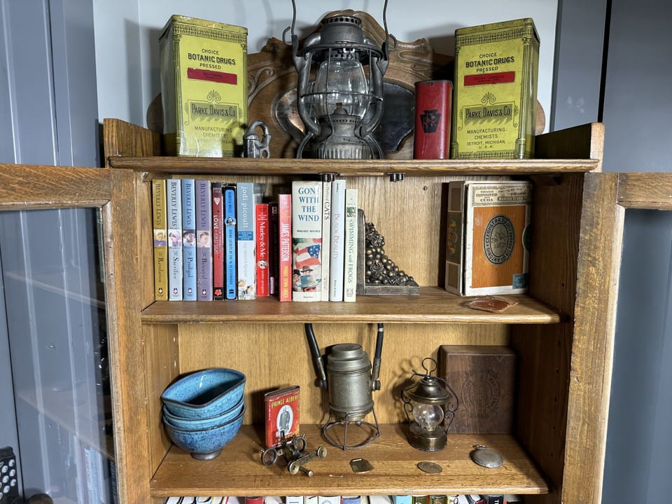 Books for reading & antiques.