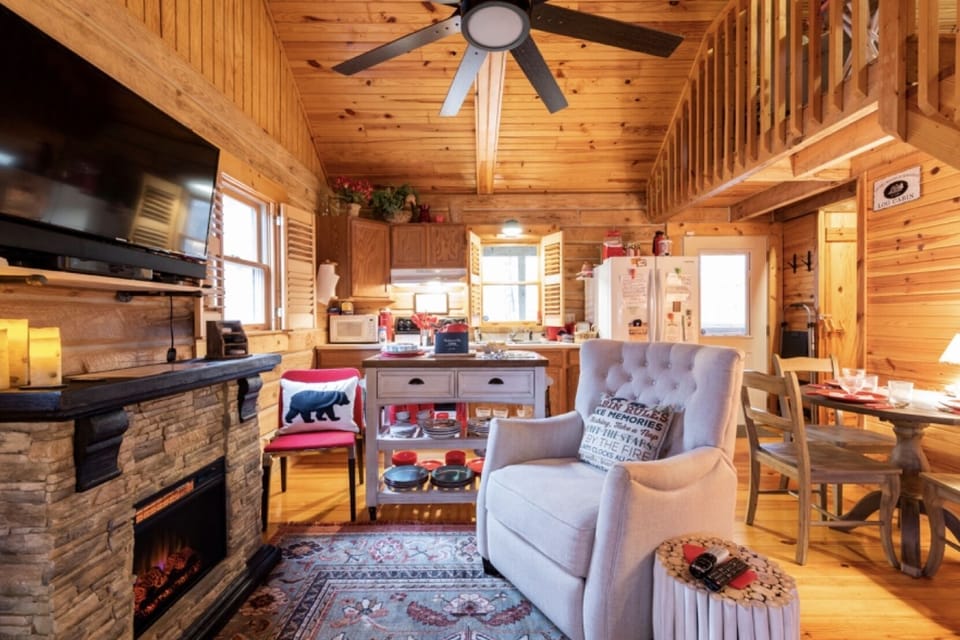 Large ceiling fan works with air conditioner to keep the room cool
