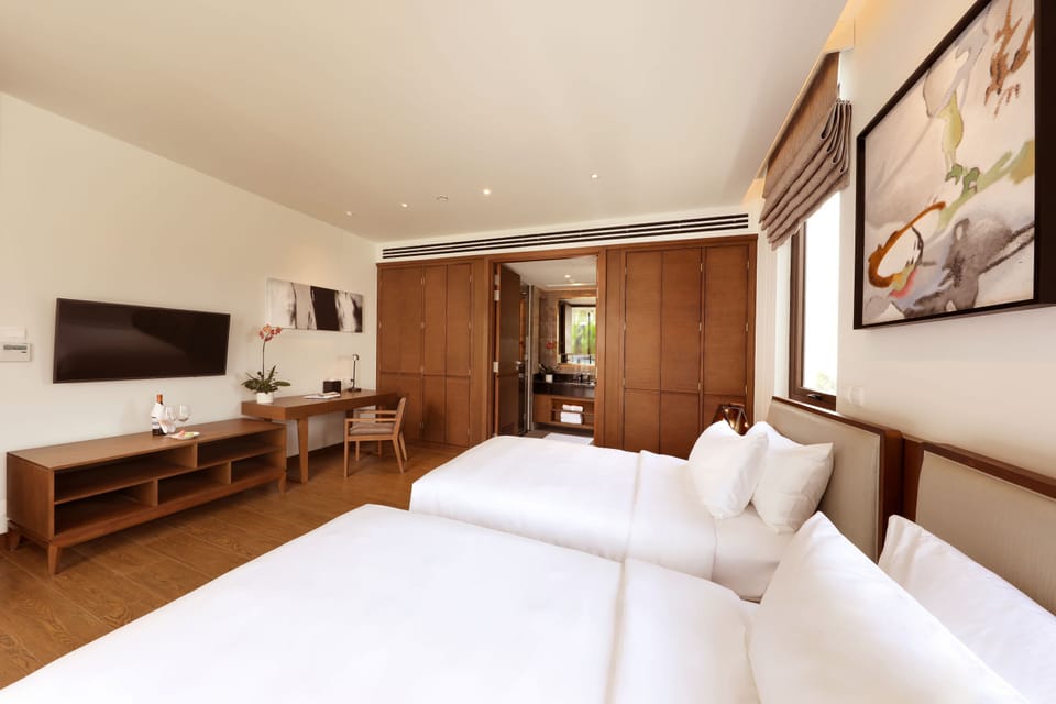 In-room safe, desk, laptop workspace, blackout drapes