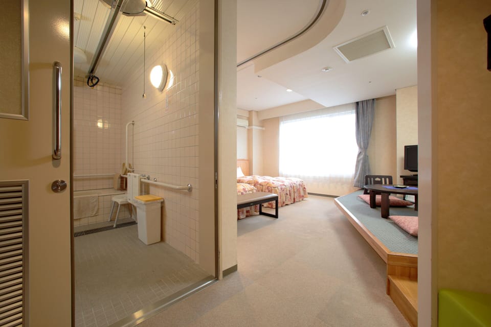 Twin Room, Smoking | In-room safe, desk, soundproofing, WiFi (free)