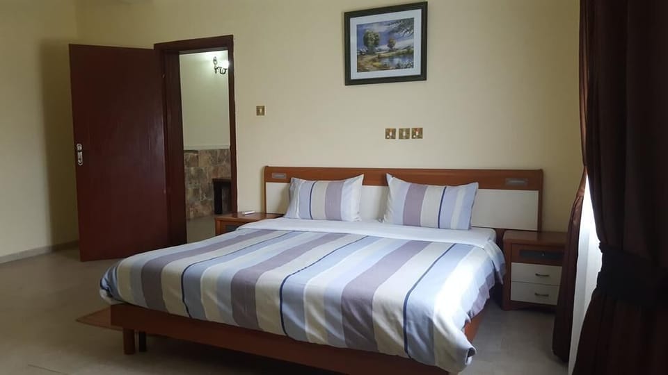 Standard Room | Desk, free WiFi, bed sheets, wheelchair access