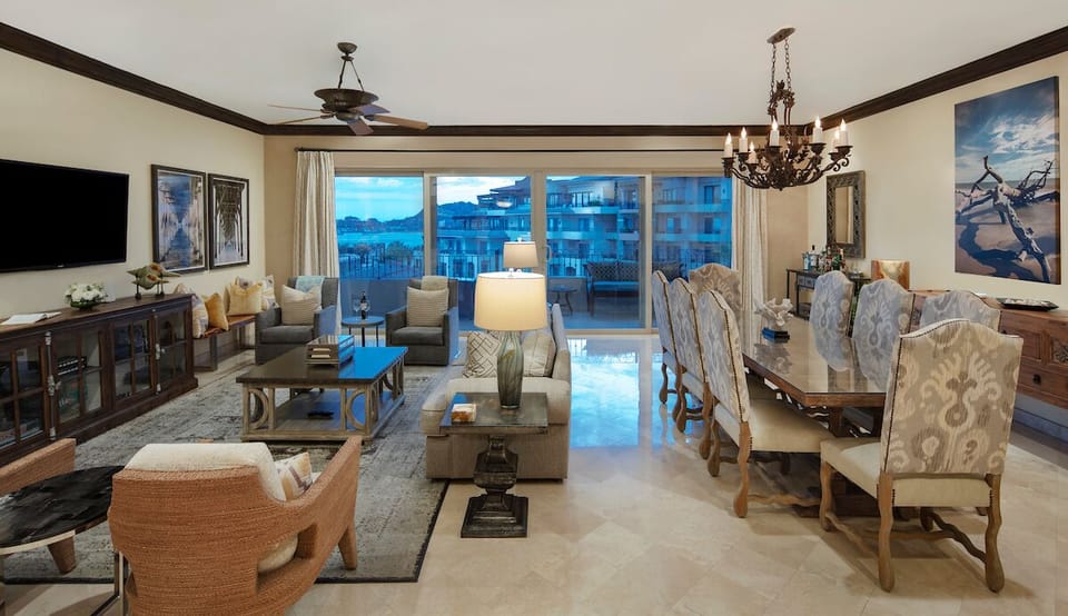 Expansive, upscale living area