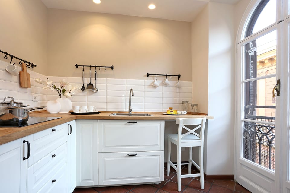 Apartment, 3 Bedrooms | Private kitchen | Full-size fridge, microwave, stovetop, cookware/dishes/utensils