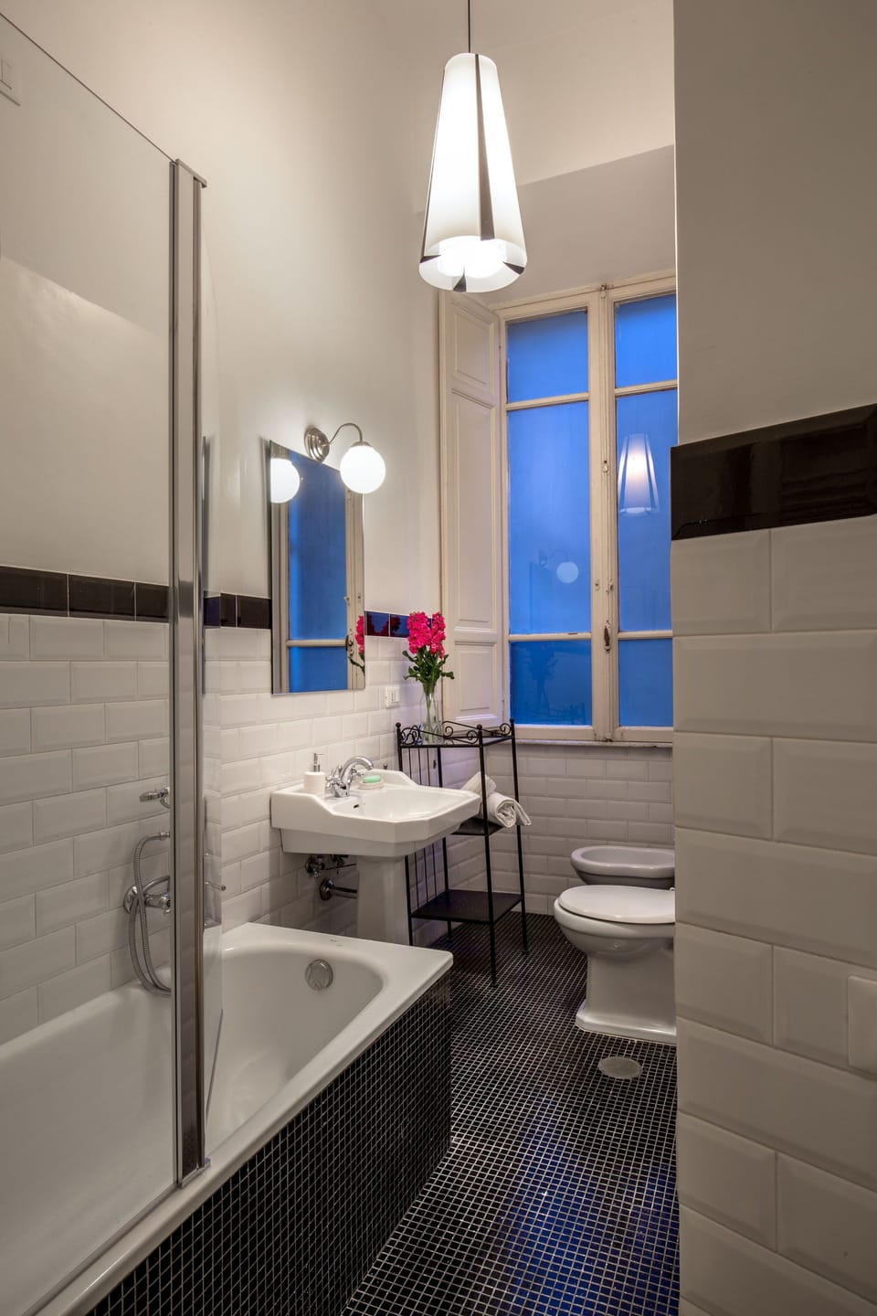 Apartment, 3 Bedrooms | Bathroom | Shower, rainfall showerhead, hair dryer, bidet