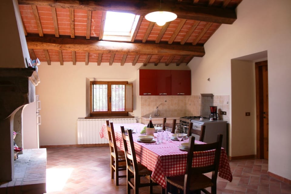Apartment, 3 Bedrooms, Non Smoking | In-room dining