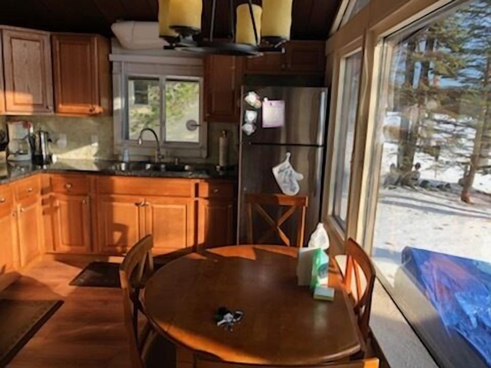 Kitchen & table