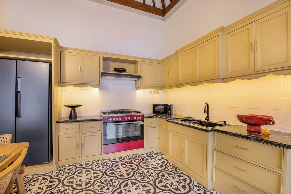 Family Villa, 3 Bedrooms | Private kitchen | Fridge, microwave, oven, stovetop