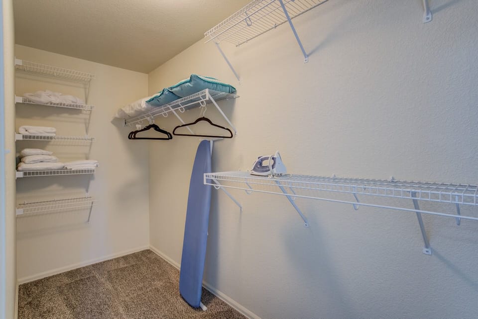 House (5 Bedrooms) | 5 bedrooms, premium bedding, down comforters, individually decorated