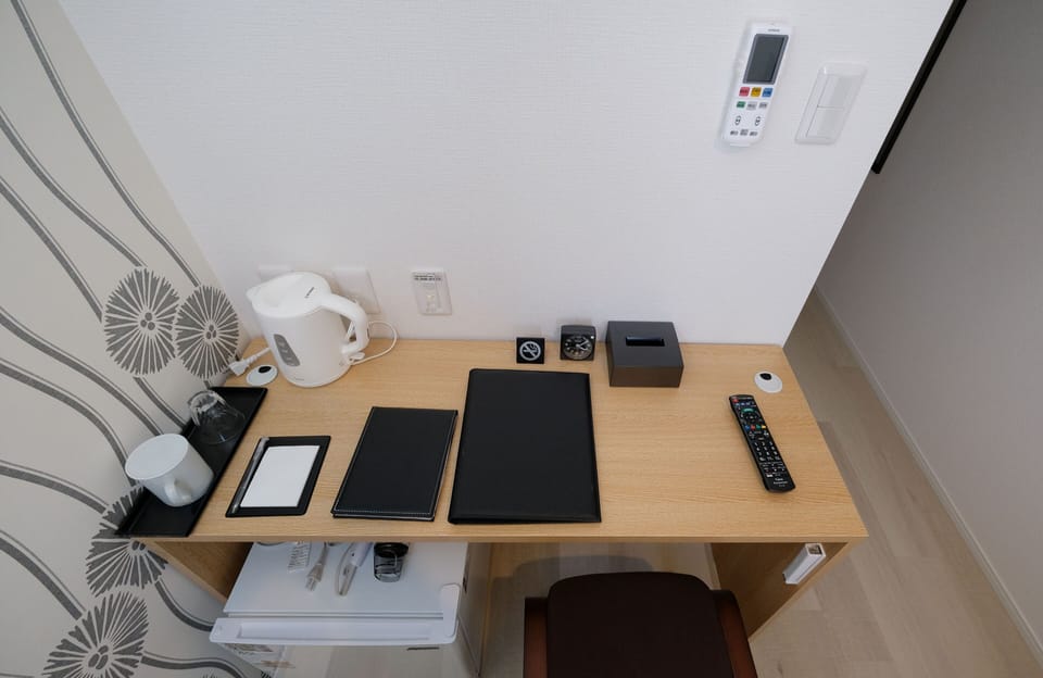 Standard Single Room, Non Smoking | Down comforters, desk, laptop workspace, blackout drapes