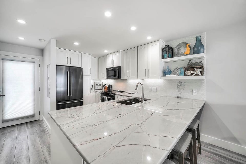 Into the Blue - Miramar Beach - Kitchen